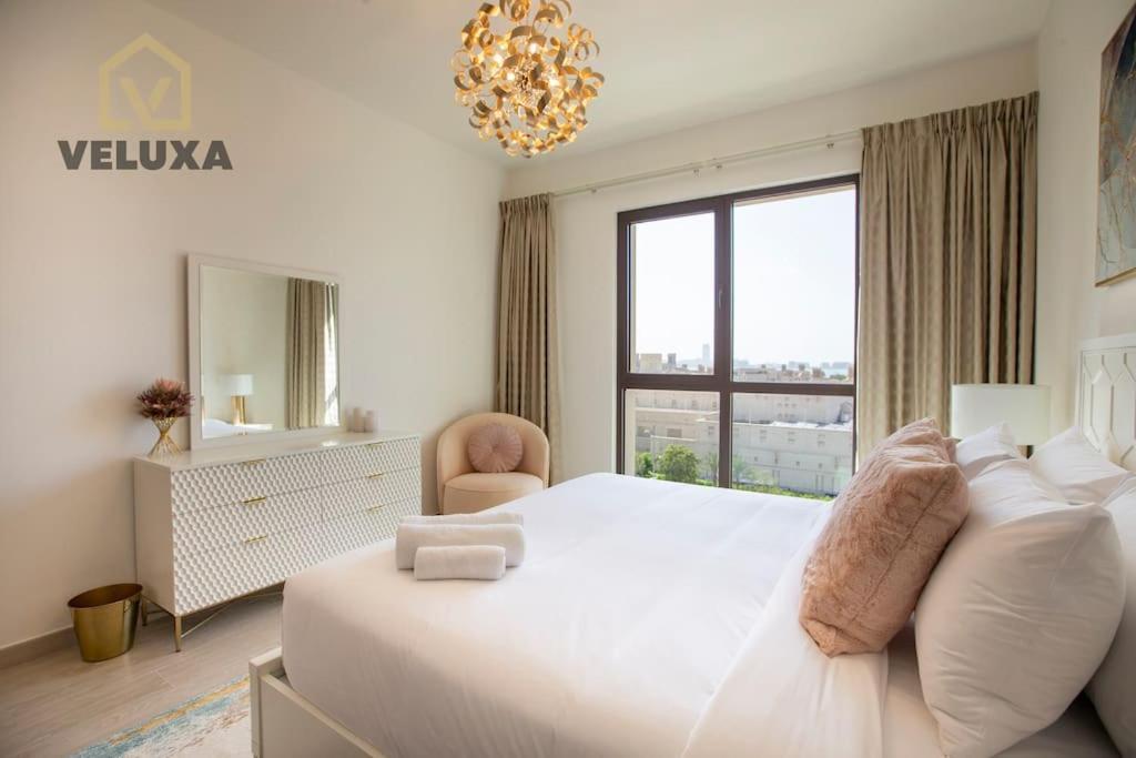 Veluxa - Luxury And Bright 1 Bedroom Apartment, Burj View! Dubai Dış mekan fotoğraf