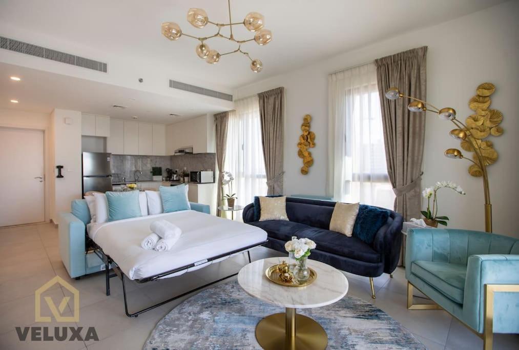 Veluxa - Luxury And Bright 1 Bedroom Apartment, Burj View! Dubai Dış mekan fotoğraf